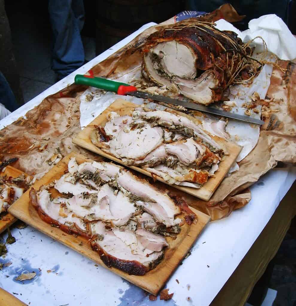 Lazio´s friske syre i hvidvinene passer fantastisk til Porchetta, også en sandwich med Porchetta